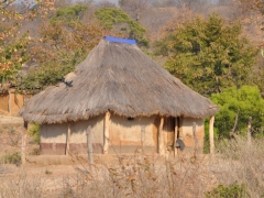 zimbabwe-hwange-typowy-dom-wiejski.jpg