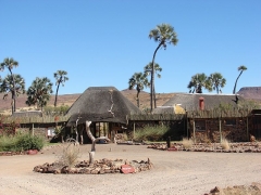 namibia-palm-wag-lodge-przy-naturalnych-zrodlach.jpg