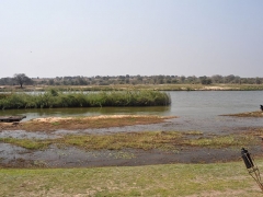 namibia-caprivi-rzeka-okavango-splywajaca-na-kalahari.jpg